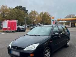 Schwarz Gebraucht 2001 Ford Focus Kombi | 650 € (Guter Preis)