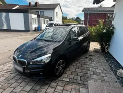 Schwarz Gebraucht 2016 BMW 220 Sport Line Van / Kleinbus | 17.600 € (Teuer)