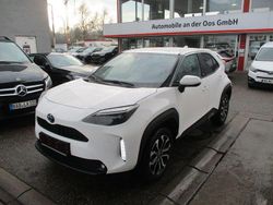 Weiß Gebraucht 2022 Toyota Yaris Cross Team SUV | 25.490 € (Etwas zu teuer)