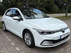 Weiß Gebraucht 2020 VW Golf VII Life Limousine | 21.800 € (Etwas zu teuer)