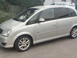 Silber Gebraucht 2009 Opel Meriva Van / Kleinbus | 1.200 € (Superpreis)