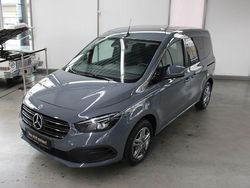 Grau Gebraucht 2025 Mercedes T180 Style Van / Kleinbus | 35.890 €