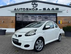 Weiß Gebraucht 2011 Toyota Aygo Cool Kleinwagen | 1.200 € (Guter Preis)