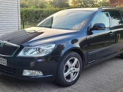 Schwarz Gebraucht 2011 Skoda Octavia Sport Kombi | 3.899 € (Guter Preis)