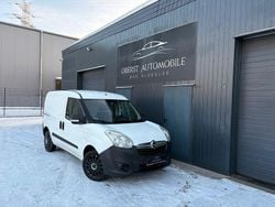 Weiß Gebraucht 2013 Opel Combo Van / Kleinbus | 6.800 € (Fairer Preis)