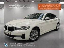 Weiß Gebraucht 2022 BMW 545e Sport Line Limousine | 45.890 € (Etwas zu teuer)