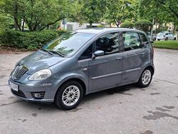 Grau Gebraucht 2008 Lancia Musa Van / Kleinbus | 1.150 €