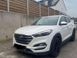 Weiß Gebraucht 2016 Hyundai Tucson Premium SUV | 18.000 € (Teuer)