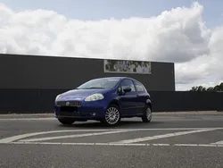 Blau Gebraucht 2009 Fiat Punto Kleinwagen | 1.800 € (Fairer Preis)
