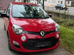 Rot Gebraucht 2011 Renault Twingo Kleinwagen | 4.100 € (Etwas zu teuer)