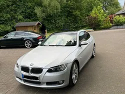 Silber Gebraucht 2007 BMW 325 Coupé | 15.000 €