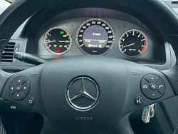 Grau Gebraucht 2008 Mercedes C180 Avantgarde Limousine | 10.000 €