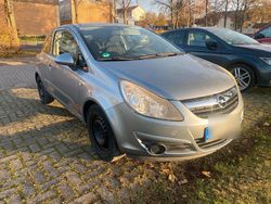 Grau Gebraucht 2007 Opel Corsa Kleinwagen | 2.700 € (Teuer)