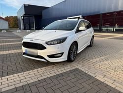 Weiß Gebraucht 2017 Ford Focus ST-Line Kombi | 12.500 € (Fairer Preis)