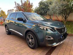 Grau Gebraucht 2017 Peugeot 5008 Allure Van / Kleinbus | 13.500 € (Teuer)
