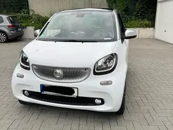 Weiß Gebraucht 2015 Smart ForTwo Coupé Passion Coupé | 8.999 € (Teuer)