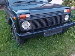 Grün Gebraucht 2015 Lada niva SUV | 8.500 € (Guter Preis)
