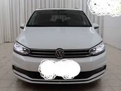 Weiß Gebraucht 2017 VW Touran Highline Van / Kleinbus | 16.600 € (Fairer Preis)