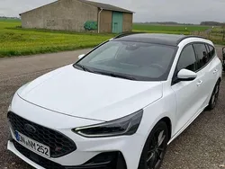 Weiß Gebraucht 2023 Ford Focus ST Kombi | 28.200 € (Guter Preis)