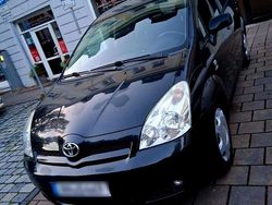 Schwarz Gebraucht 2006 Toyota Verso Van / Kleinbus | 4.000 € (Etwas zu teuer)