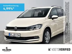 Hellelfenbein Gebraucht 2024 VW Touran Trendline Van / Kleinbus | 32.490 € (Fairer Preis)