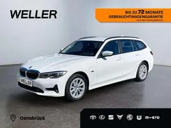 Weiss Gebraucht 2022 BMW 320e Advantage Kombi | 27.490 € (Guter Preis)