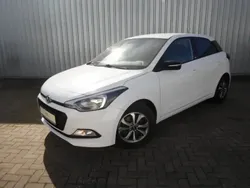 Weiß Gebraucht 2018 Hyundai i20 Passion Limousine | 12.290 € (Fairer Preis)