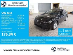Grenadillschwarz metallic Gebraucht 2024 VW Golf VIII Life Limousine | 24.390 € (Fairer Preis)