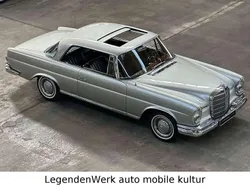 Siblergrau metallic 180 Gebraucht 1967 Mercedes W111 SE Coupé | 66.900 €