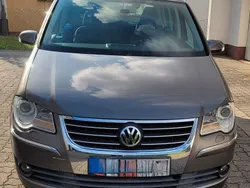 Grau Gebraucht 2007 VW Touran Highline Van / Kleinbus | 7.300 €
