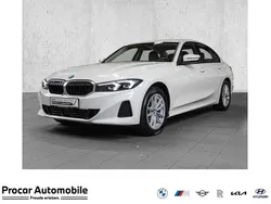 Weiß Gebraucht 2024 BMW 318 Limousine | 34.930 € (Fairer Preis)