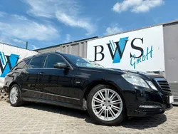 Obsidianschwarz metalliclack Gebraucht 2010 Mercedes E250 Avantgarde Kombi | 6.990 € (Guter Preis)