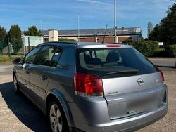 Grau Gebraucht 2004 Opel Signum Kombi | 850 € (Superpreis)