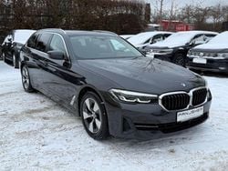 Grau Gebraucht 2020 BMW 520 Kombi | 22.999 € (Guter Preis)