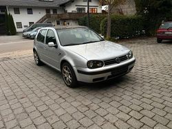 Silber Gebraucht 2003 VW Golf IV Kleinwagen | 1.399 €