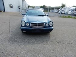 Blau Gebraucht 1997 Mercedes E230 Avantgarde Limousine | 4.350 € (Fairer Preis)