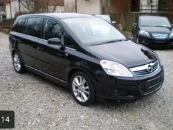 Schwarz Gebraucht 2011 Opel Zafira Van / Kleinbus | 5.300 €