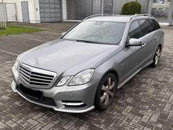 Grau Gebraucht 2012 Mercedes E300 AMG line Kombi | 8.700 € (Superpreis)