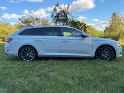 Weiß Gebraucht 2017 Skoda Superb LAURIN & KLEMENT Kombi | 18.999 € (Fairer Preis)