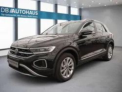 Schwarz Gebraucht 2023 VW T-Roc Style SUV | 30.860 € (Fairer Preis)