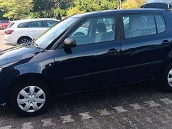 Blau Gebraucht 2010 Skoda Fabia Ambiente Limousine | 2.100 € (Superpreis)