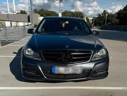 Grau Gebraucht 2013 Mercedes C180 Limousine | 7.900 € (Fairer Preis)