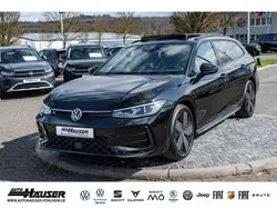 Schwarz Gebraucht 2024 VW Passat R-line Kombi | 44.985 € (Teuer)