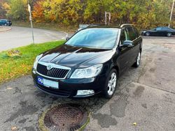 Schwarz Gebraucht 2011 Skoda Octavia Elegance Kombi | 6.500 € (Fairer Preis)