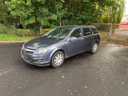 Blau Gebraucht 2010 Opel Astra Edition Kombi | 700 € (Guter Preis)