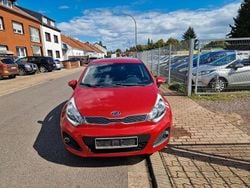 Rot Gebraucht 2012 Kia Rio Spirit Limousine | 4.199 € (Guter Preis)