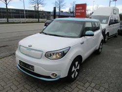 Weiss Gebraucht 2017 Kia Soul EV Play SUV | 13.049 € (Teuer)