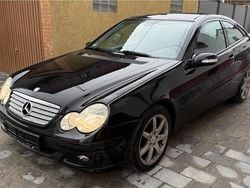Schwarz Gebraucht 2005 Mercedes C230 Coupé | 2.300 € (Fairer Preis)