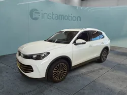 Weiß Gebraucht 2024 VW Tiguan Elegance SUV | 37.550 € (Etwas zu teuer)