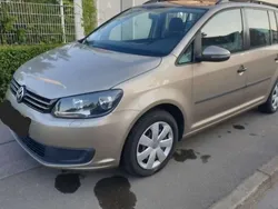 Gold Gebraucht 2013 VW Touran Trendline Van / Kleinbus | 6.500 € (Fairer Preis)